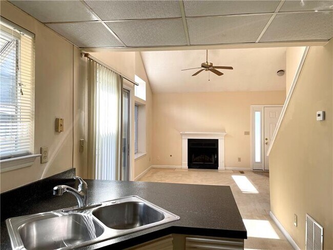 Building Photo - 2675 Windy Hill Place SE