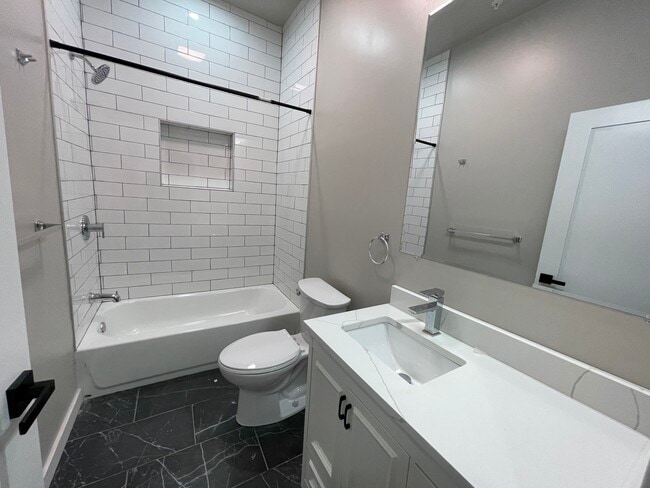 Foto del edificio - 711 Chew St