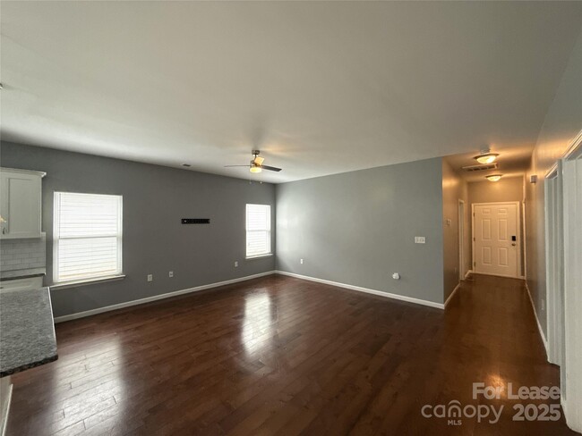 Building Photo - 635 Northway Dr