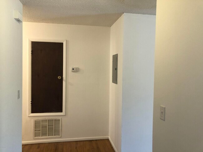 Building Photo - 428 Banana Cay Dr