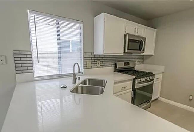 Building Photo - 2 br, 3 bath House - 7054 Magic Moment Ln.
