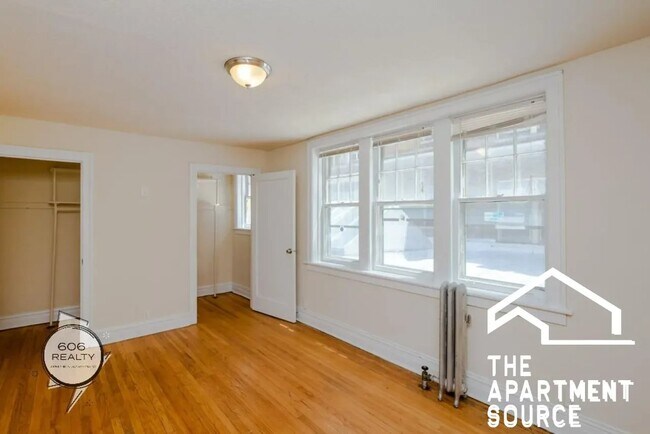 Foto del edificio - 5017 W Cermak Rd
