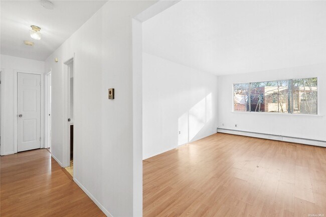 Foto del edificio - 16 Settlers Landing Ln
