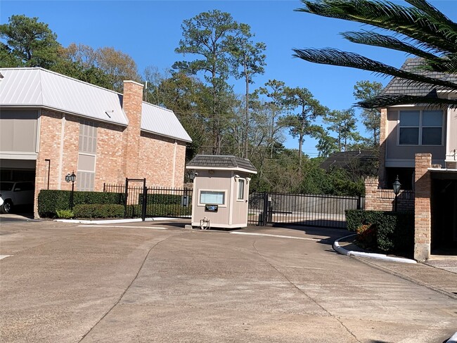 Foto del edificio - 2230 S Piney Point Rd