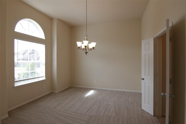 Building Photo - 3714 Aldridge Dr