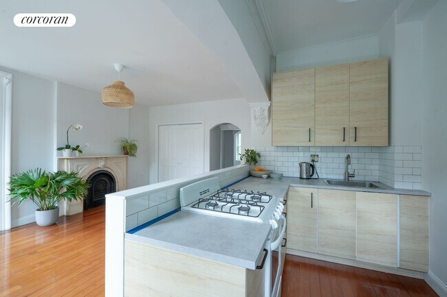Foto del edificio - 73 Willoughby Ave