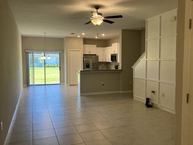 Building Photo - 9627 Pembrooke Pines Dr