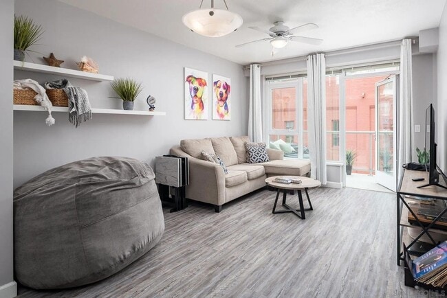 Building Photo - 1431 Pacific Hwy