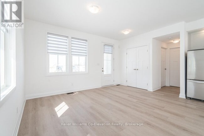 Building Photo - 4 Danielle Cres