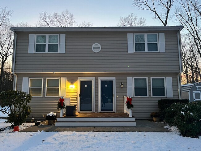 Dúplex - 489 Boston Neck Rd