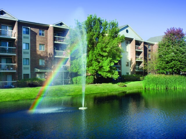 Clover Creek Apartments Rentals Lombard, IL