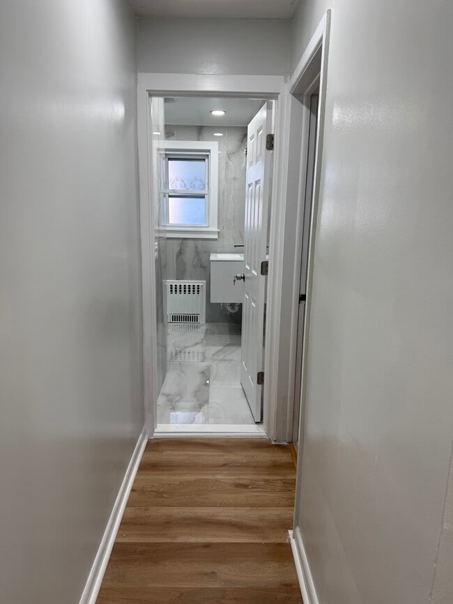 Foto del edificio - 93 Clunie Ave