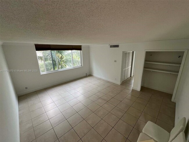 Foto del edificio - 3257 NE 13th St
