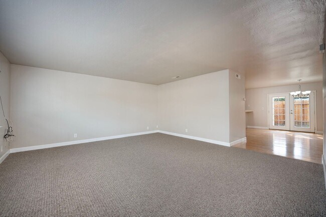 Foto del edificio - 5336 Karbet Way