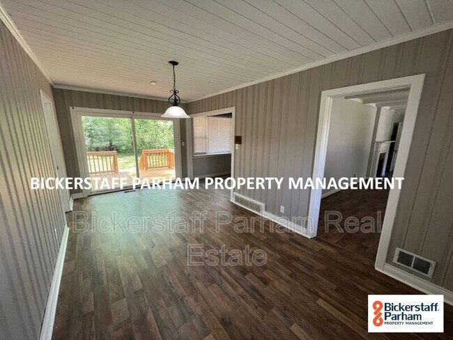 Building Photo - 5225 Boyd Dr