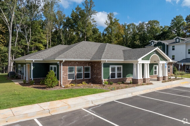 Oficina de arrendamiento - Harrison Village