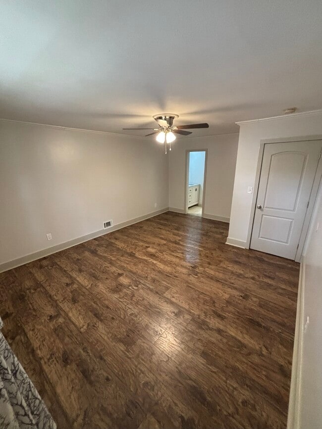 Building Photo - 113 Moss Ln