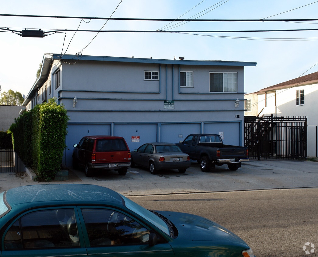 Building Photo - 216 W Plymouth St