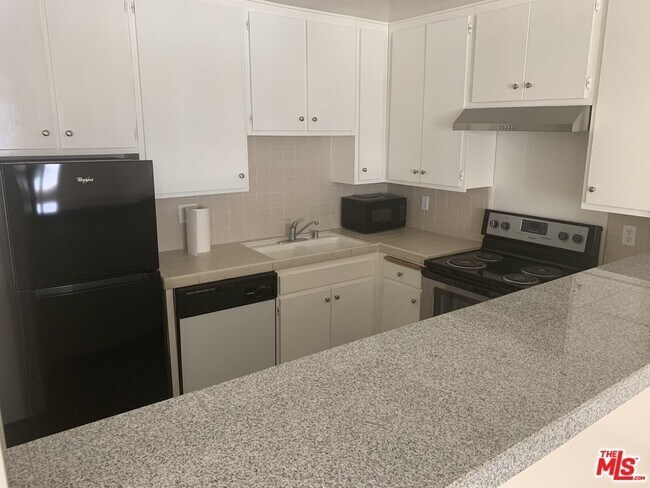 Foto del edificio - 8148 Redlands St