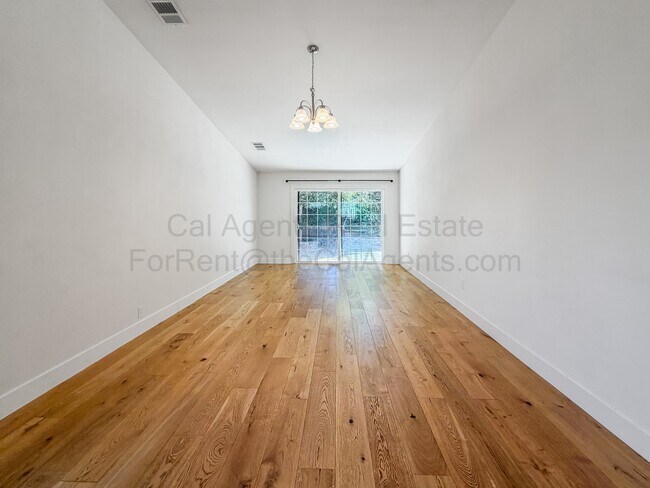 Foto del edificio - 4207 Queen Anne Dr
