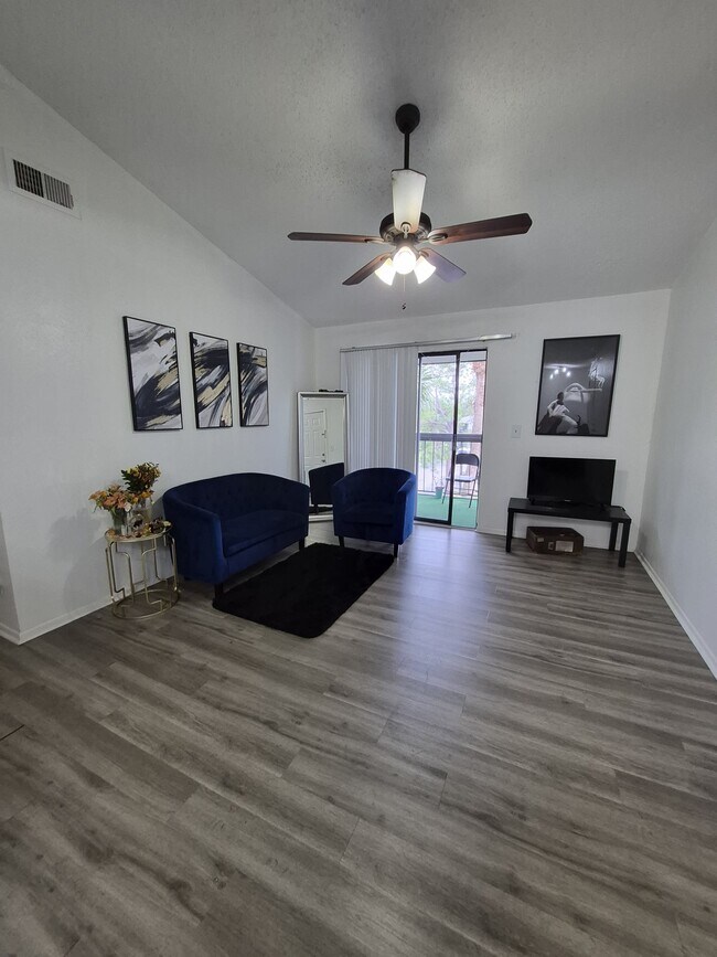 Foto del edificio - 2031 Cascades Blvd