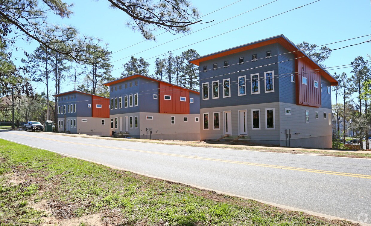 Primary Photo - 1661-1669 Metropolitan Blvd