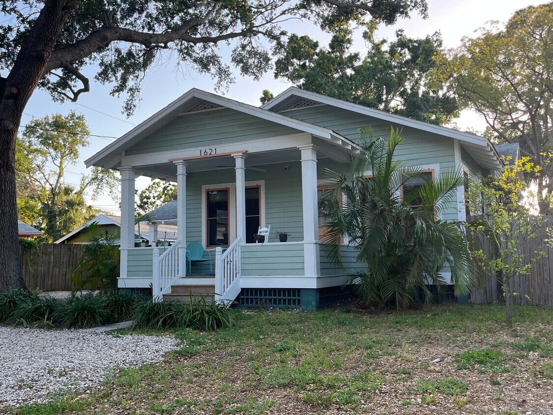 Primary Photo - 1621 Cocoanut Ave