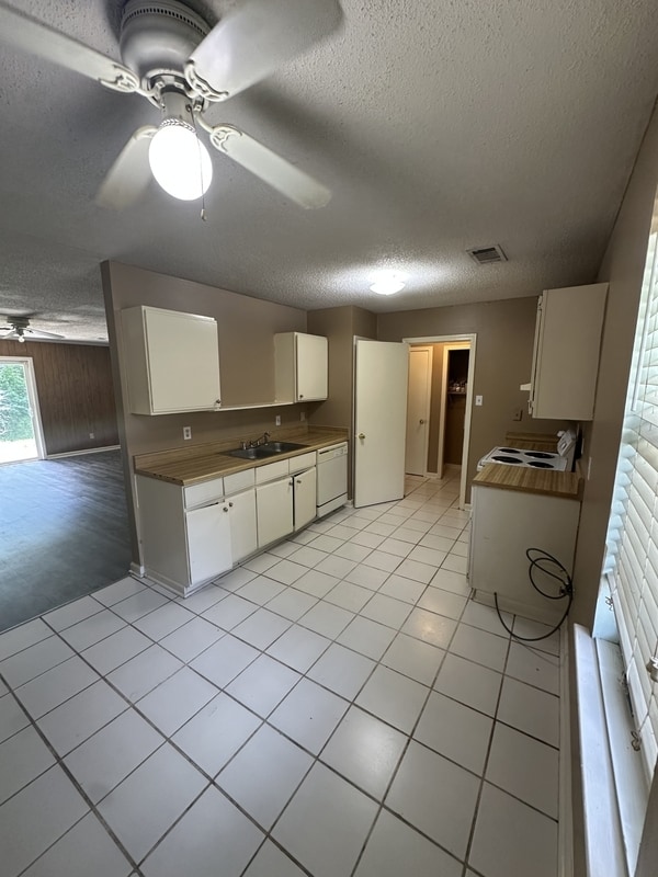 Building Photo - 5717 Burnette Pl