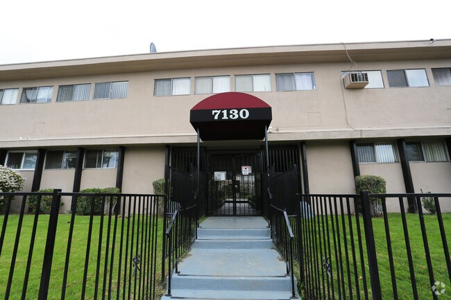 Building Photo - Fulton Riviera