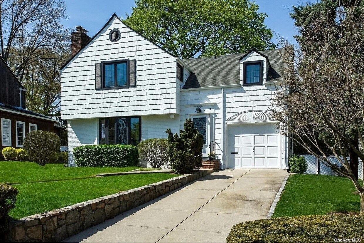 27 Normandy Ln, Manhasset, NY 11030 House for Rent in Manhasset, NY