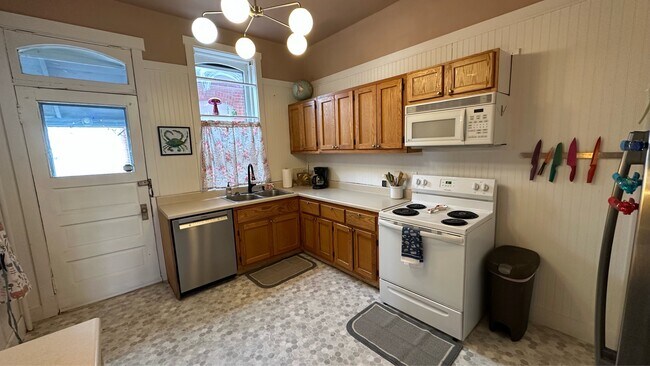 Foto del edificio - 155 E 12th St