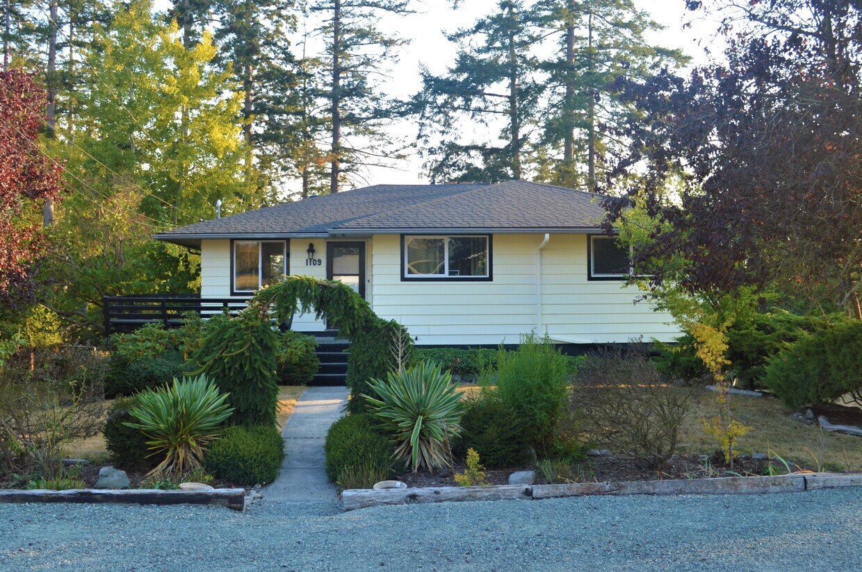 1109 Wildwood Dr, Oak Harbor, WA 98277 House Rental in Oak Harbor, WA