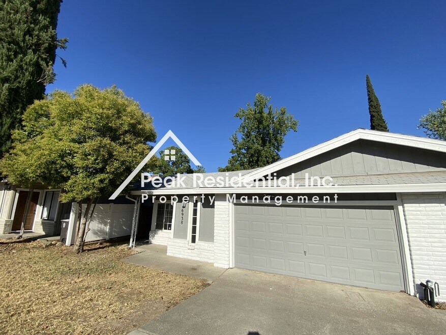 Charming Citrus Heights 3bd/2ba Duplex with 2 Car Garage