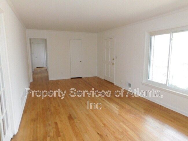 Foto del edificio - 2407 Summerland Dr