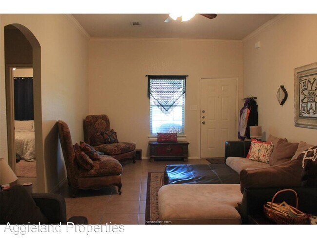 Foto del edificio - 3 br, 3 bath House - 4463 Reveille