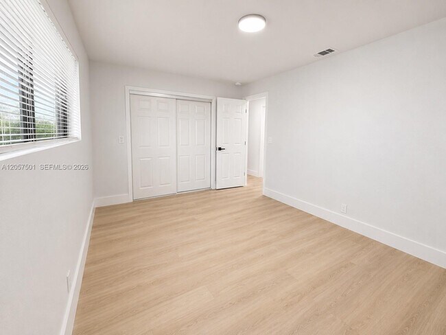 Foto del edificio - 4804 Garden Ave