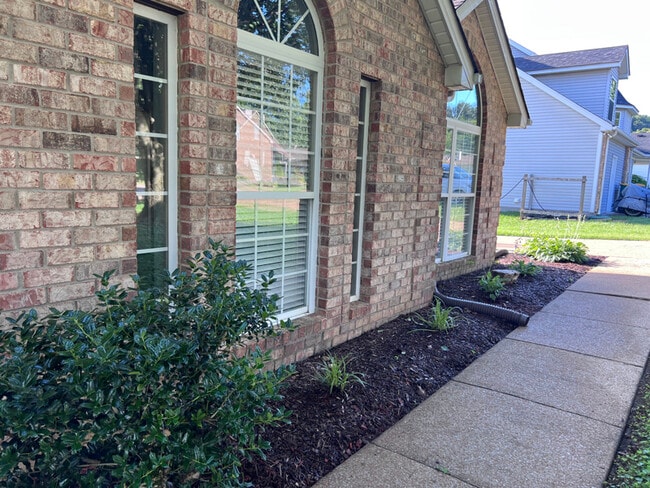 Building Photo - 2262 Joann Dr