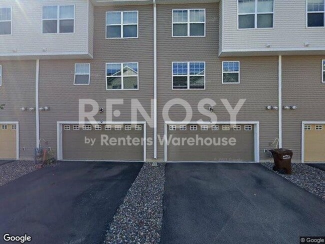 Building Photo - 9580 Madison Dr