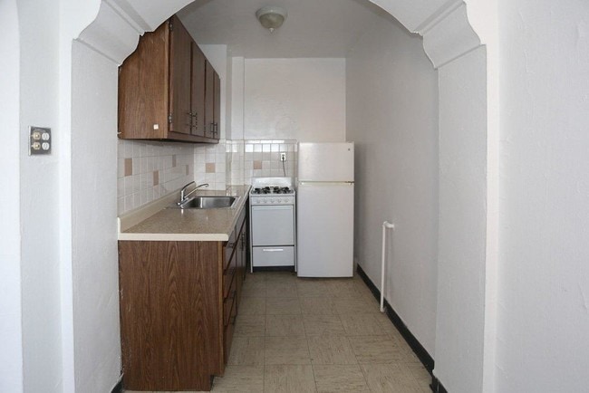 Building Photo - 444 W Saint James Pl