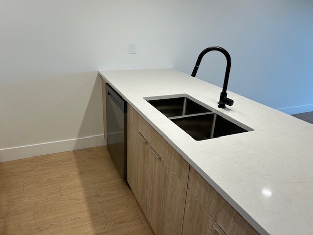 Building Photo - 45 Haliburton St