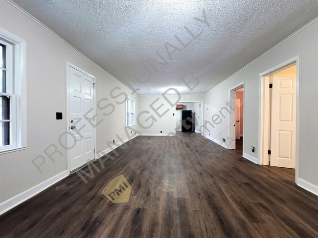 Building Photo - **Get 1/2 Off Your First Month**