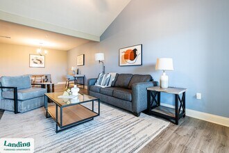 Building Photo - 305 Laredo Dr