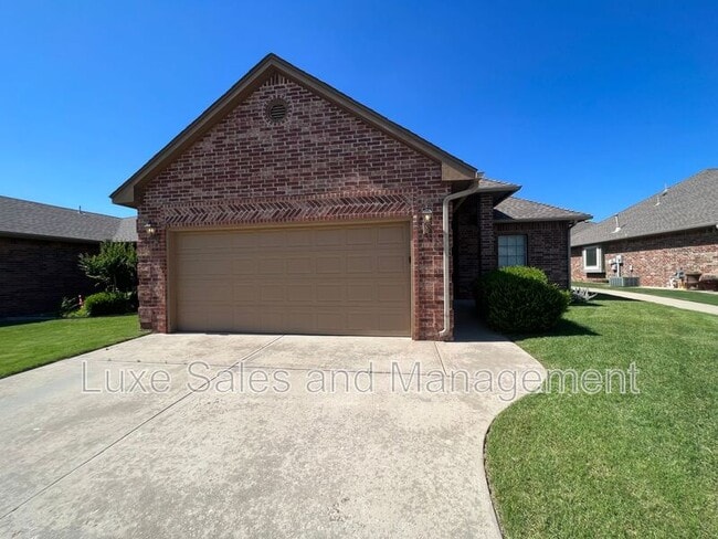 Photo - 509 SW 124th Place House
