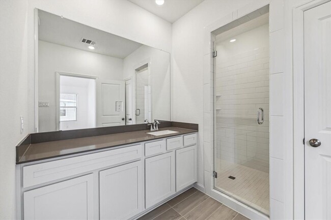 Foto del edificio - 5518 Amber Brook Ln
