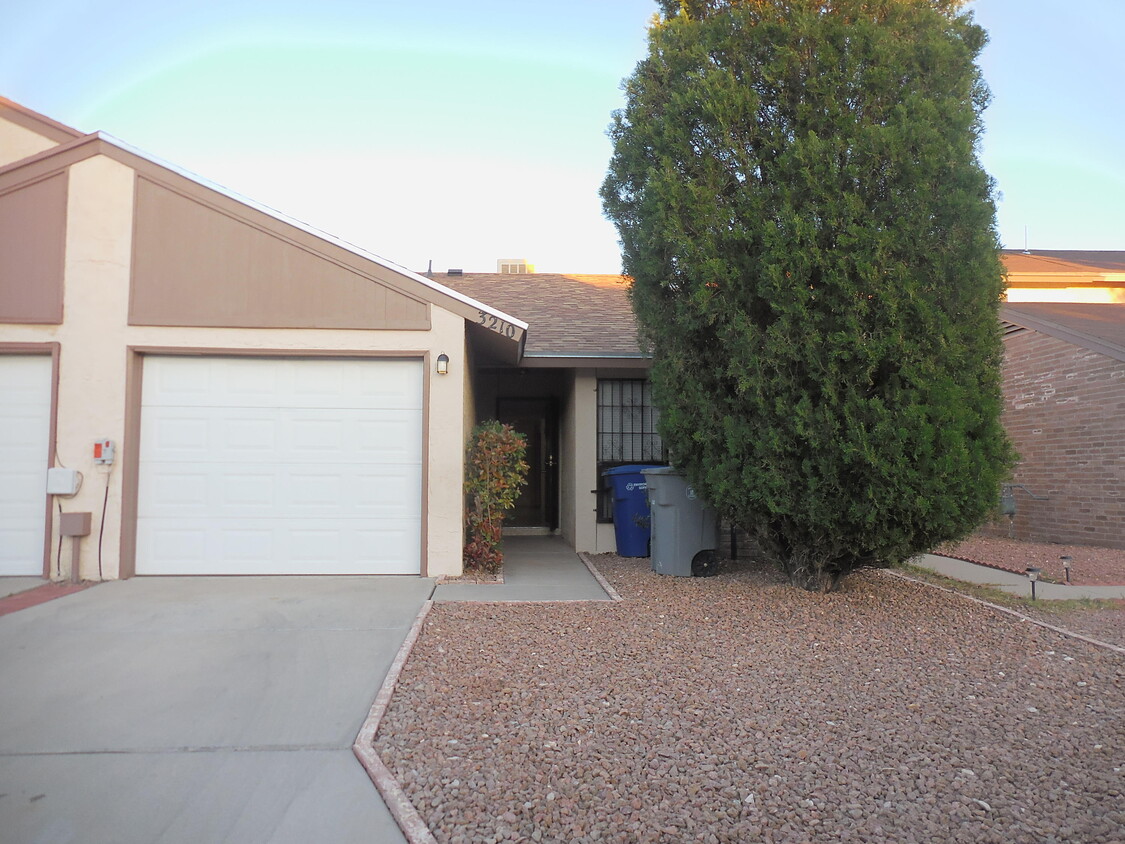 Primary Photo - 3210 Isla Bahia Way