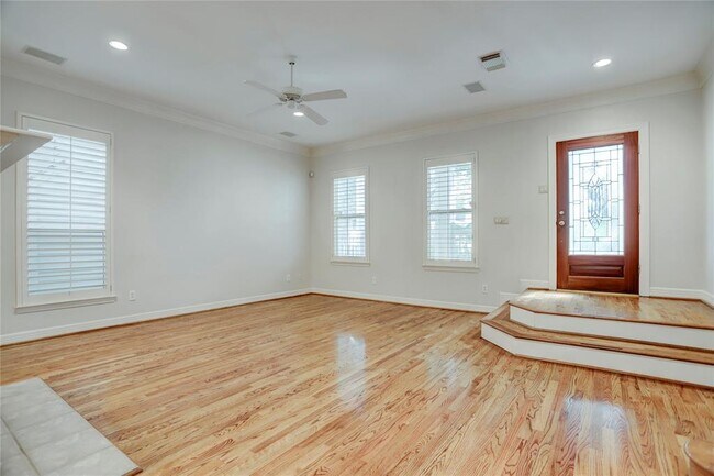 Building Photo - 421 Westmoreland St