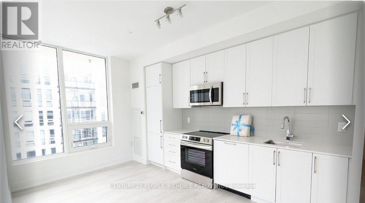 Photo principale - 2450-2450 Old Bronte Rd