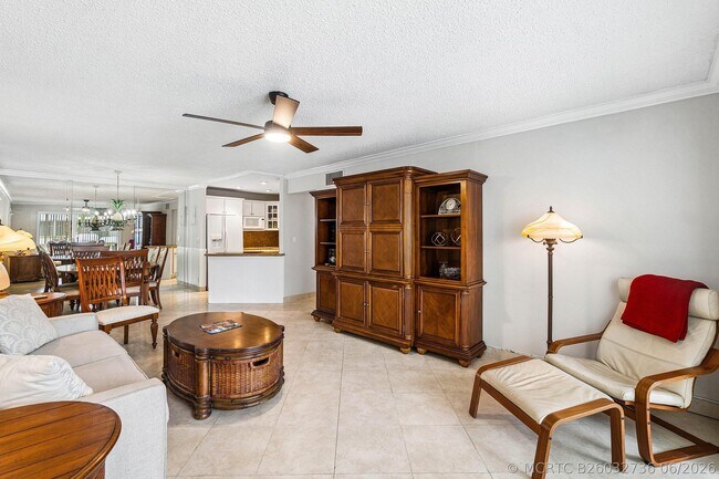 Building Photo - 6417 Bay Club Dr