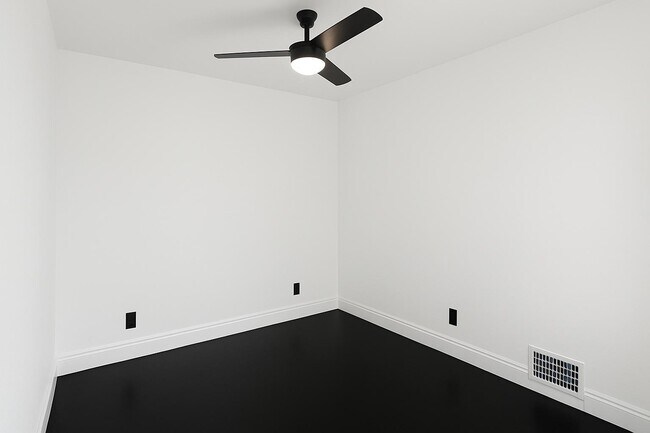 Foto del edificio - 126 Dawes Ave