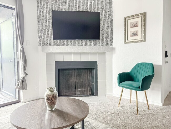 Foto del edificio - 1071 Clayton Ln